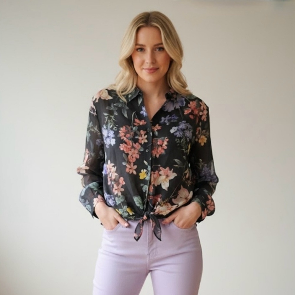 NWT Vince Camuto Floral Black Sheer Buttoned Up Knotted Top Blouse Size Small